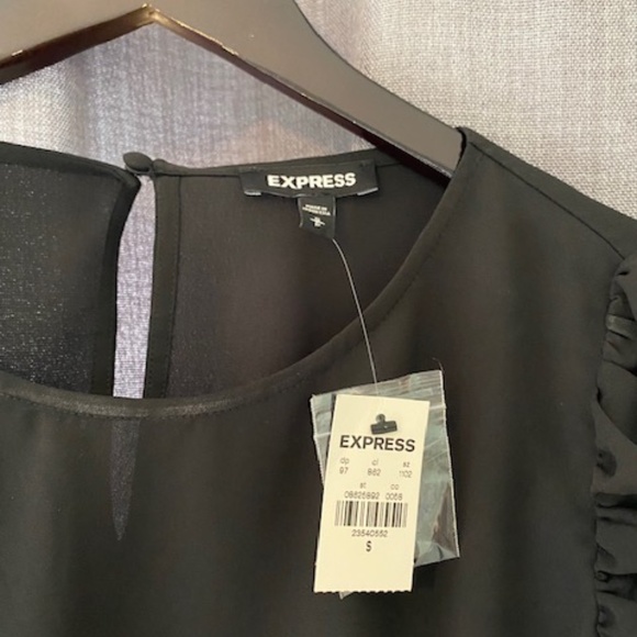 New! Express Cropped Ruched Sleeve Blouse- Black. - Picture 2 of 2
